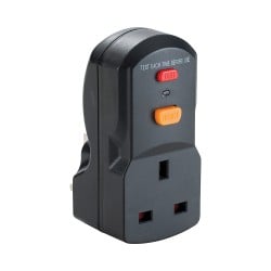 Defender RCD Safety Electric Circuit Breaker 13A Wall Plug Adapter E11060C