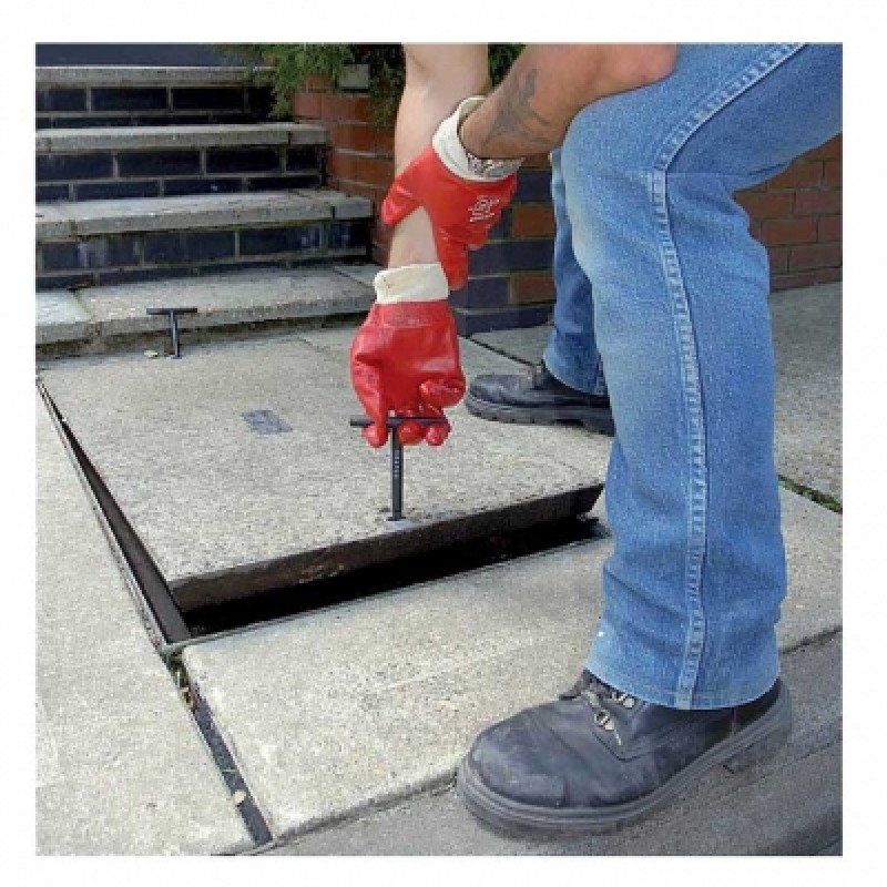 Silverline T Handle Standard Manhole Cover Lifting Keys C3185 868537