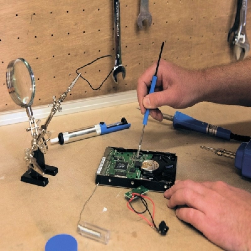 Silverline Electric Soldering & De-Soldering Iron Full Kit 845318