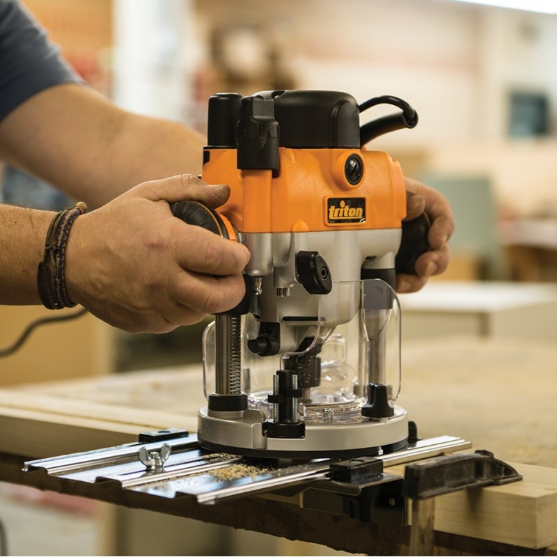 Triton Dual Mode Precision Electric Plunge Wood Router 1/4 Inch MOF001