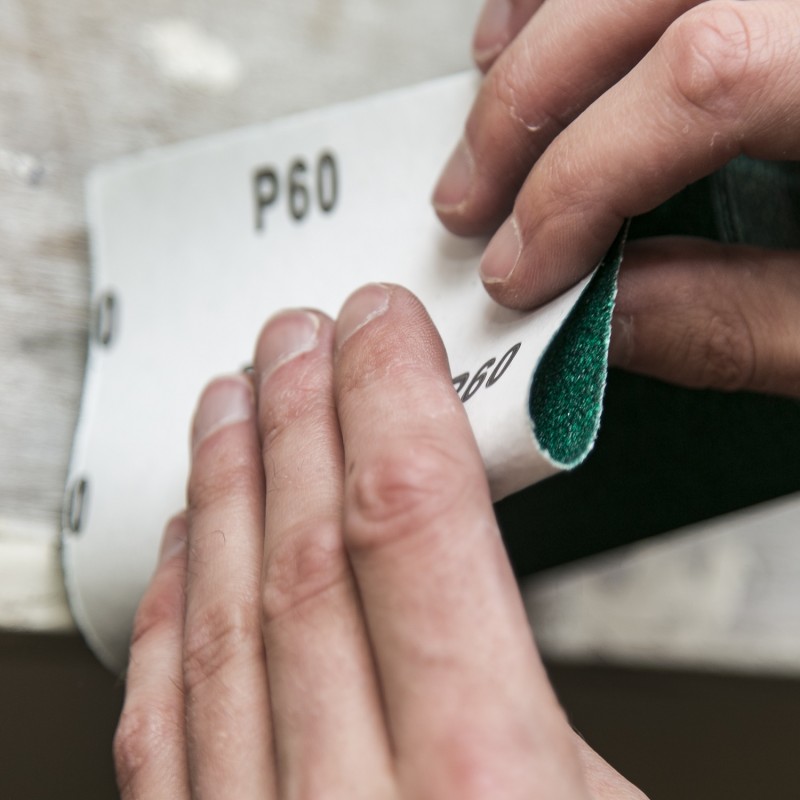 thumbnail image 2 of BlueSpot 5m Aluminium Oxide Sanding Roll - 40, 60, 80, 120 Grit Anti-Clog Paper 2 of 11