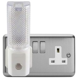 Elpine Electric Plug in Automatic ECO LED Night Light Socket 31269c