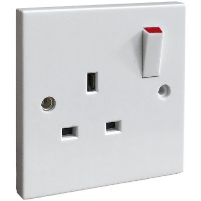 Lyvia Electrical Switched Single Pole Plug Socket 13 amp 4406